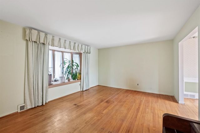 31126 Gloede Drive, Warren, MI 48088