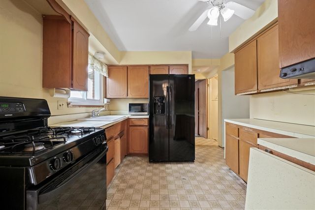 31126 Gloede Drive, Warren, MI 48088