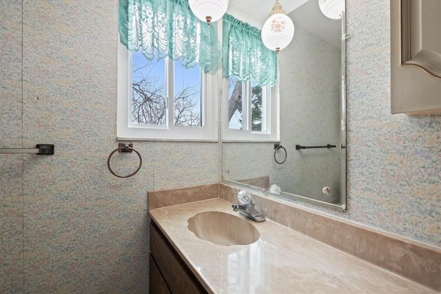 31126 Gloede Drive, Warren, MI 48088