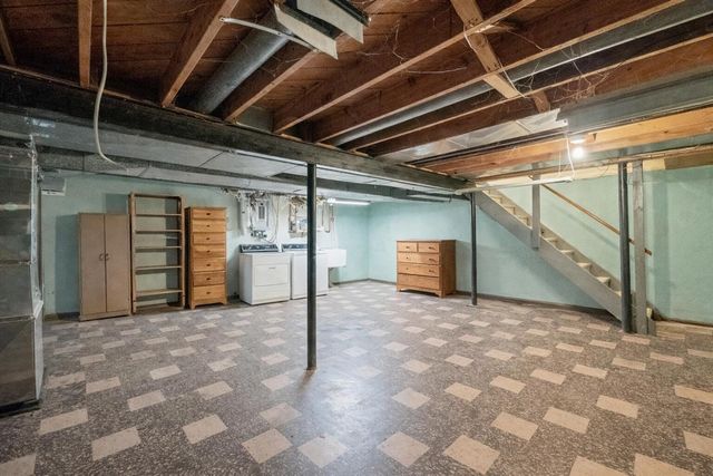 31126 Gloede Drive, Warren, MI 48088