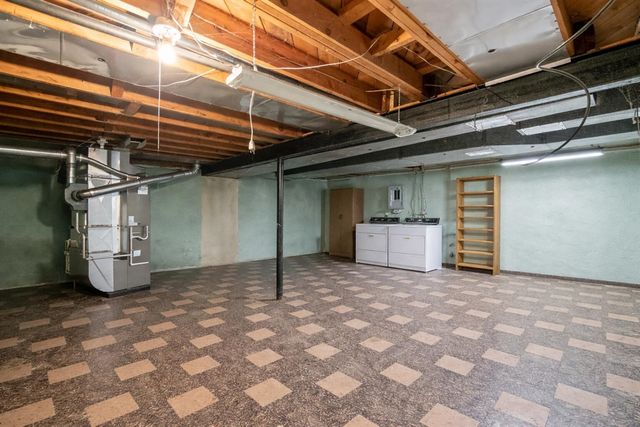 31126 Gloede Drive, Warren, MI 48088