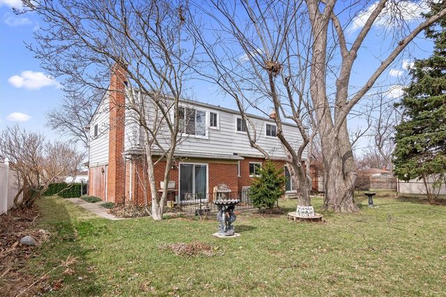 31126 Gloede Drive, Warren, MI 48088