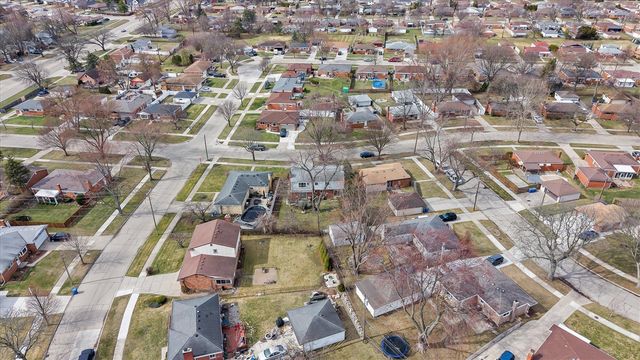 31126 Gloede Drive, Warren, MI 48088