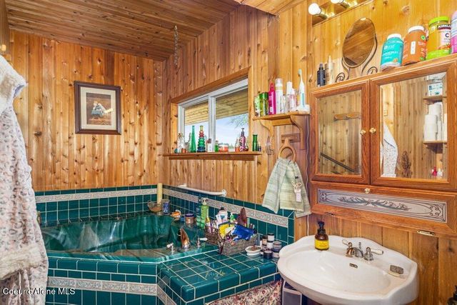 784 Twin Rivers RD, Athol, ID 83801