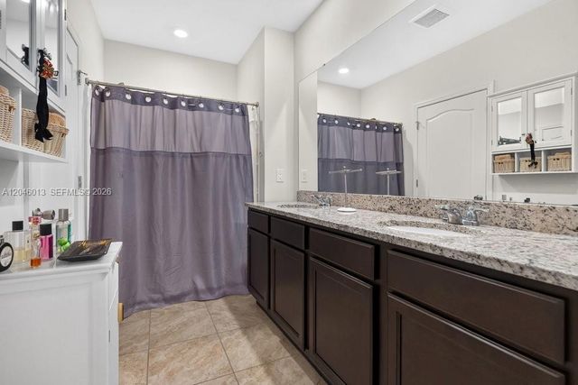 2415 taloncrest ct, Other City - In The State Of Florida, FL 33839