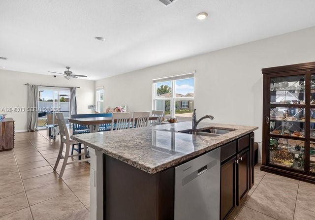2415 taloncrest ct, Other City - In The State Of Florida, FL 33839