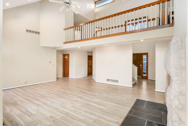 3313 Glen Oaks Court, Lewis Center, OH 43035