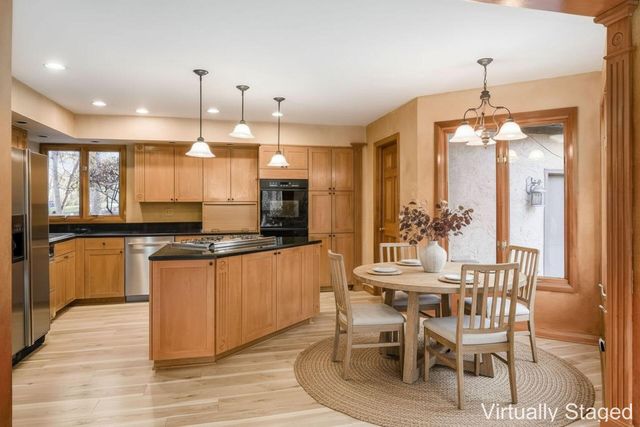 3313 Glen Oaks Court, Lewis Center, OH 43035