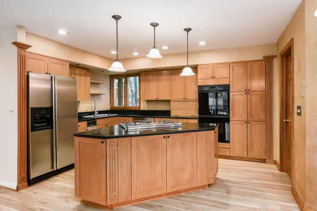 3313 Glen Oaks Court, Lewis Center, OH 43035