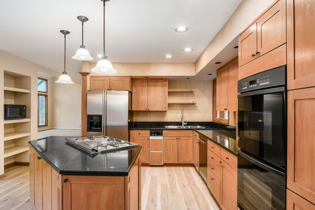 3313 Glen Oaks Court, Lewis Center, OH 43035