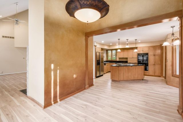 3313 Glen Oaks Court, Lewis Center, OH 43035