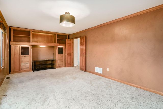 3313 Glen Oaks Court, Lewis Center, OH 43035