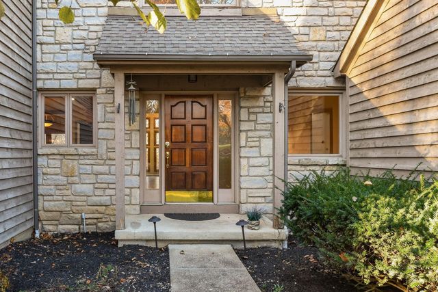 3313 Glen Oaks Court, Lewis Center, OH 43035