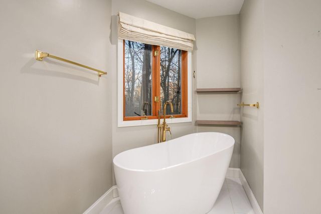 3313 Glen Oaks Court, Lewis Center, OH 43035