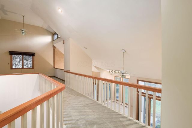 3313 Glen Oaks Court, Lewis Center, OH 43035