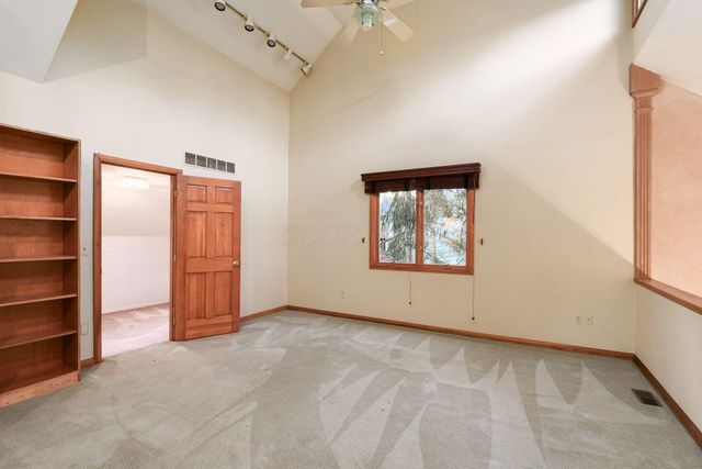 3313 Glen Oaks Court, Lewis Center, OH 43035