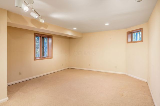 3313 Glen Oaks Court, Lewis Center, OH 43035