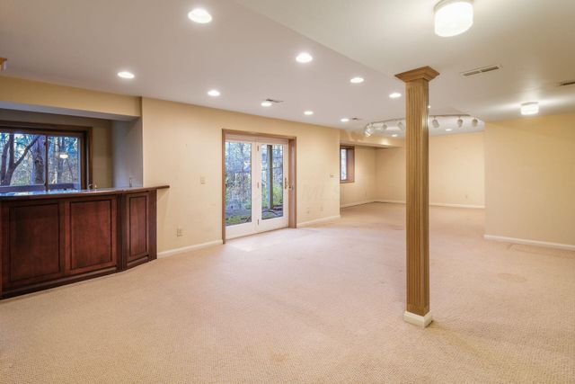 3313 Glen Oaks Court, Lewis Center, OH 43035