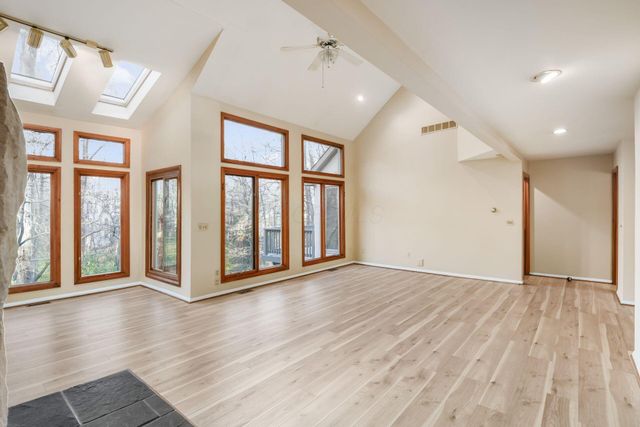 3313 Glen Oaks Court, Lewis Center, OH 43035