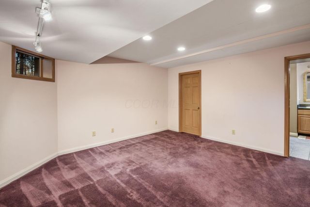 3313 Glen Oaks Court, Lewis Center, OH 43035