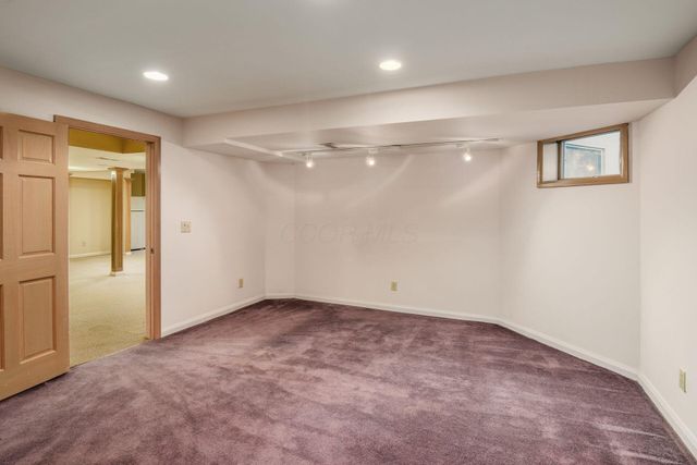 3313 Glen Oaks Court, Lewis Center, OH 43035