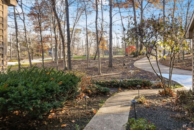 3313 Glen Oaks Court, Lewis Center, OH 43035