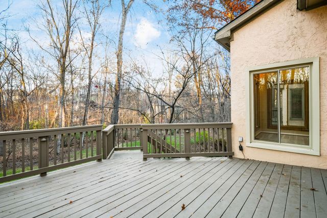 3313 Glen Oaks Court, Lewis Center, OH 43035