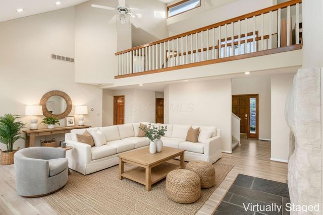 3313 Glen Oaks Court, Lewis Center, OH 43035