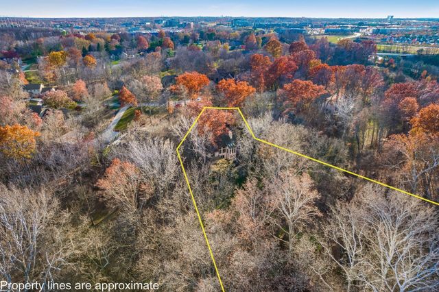 3313 Glen Oaks Court, Lewis Center, OH 43035