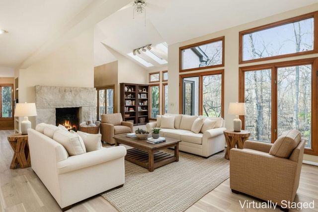 3313 Glen Oaks Court, Lewis Center, OH 43035