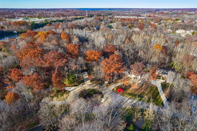 3313 Glen Oaks Court, Lewis Center, OH 43035