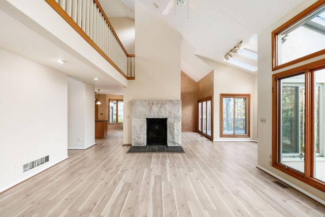 3313 Glen Oaks Court, Lewis Center, OH 43035