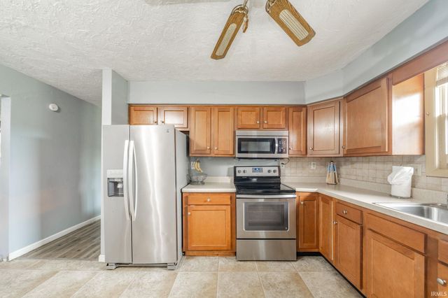 2916 Country Estates Drive, New Castle, IN 47362