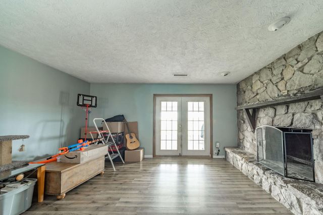 2916 Country Estates Drive, New Castle, IN 47362