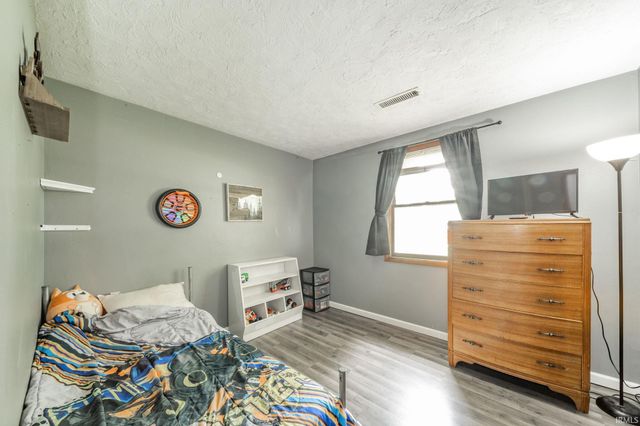 2916 Country Estates Drive, New Castle, IN 47362