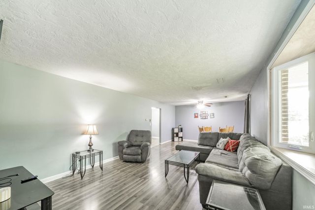 2916 Country Estates Drive, New Castle, IN 47362