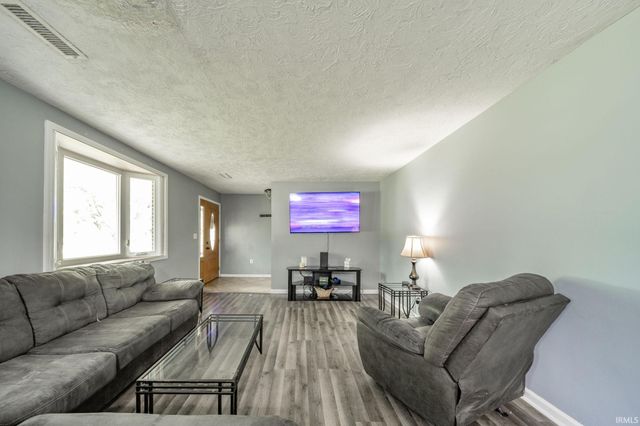 2916 Country Estates Drive, New Castle, IN 47362