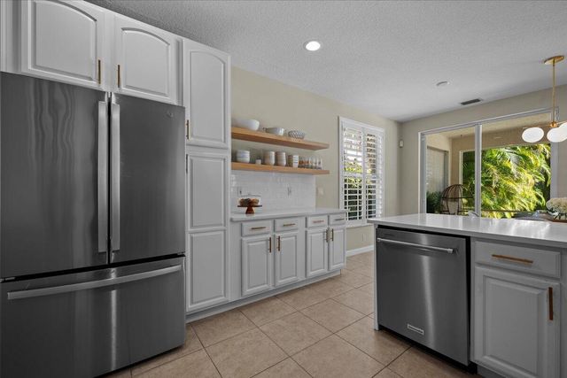 429 Oriole Circle, Jupiter, FL 33458