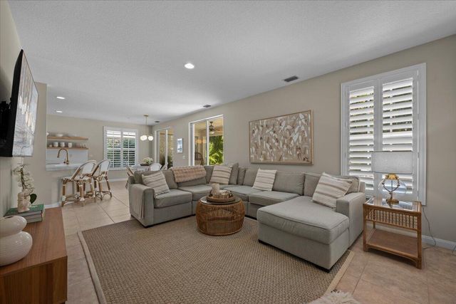 429 Oriole Circle, Jupiter, FL 33458