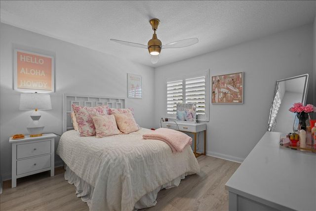 429 Oriole Circle, Jupiter, FL 33458