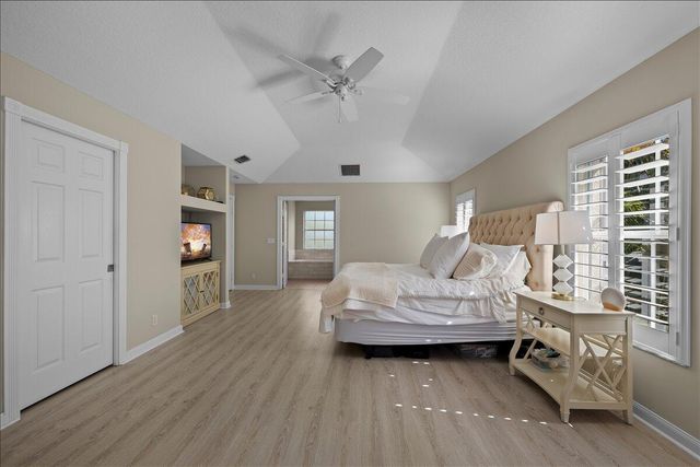 429 Oriole Circle, Jupiter, FL 33458