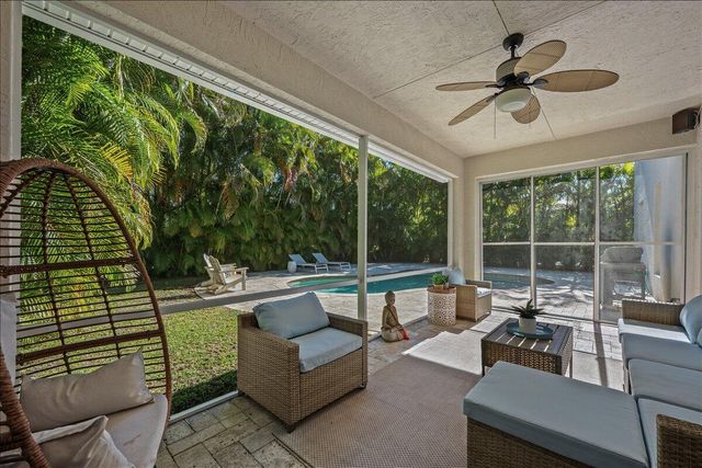 429 Oriole Circle, Jupiter, FL 33458