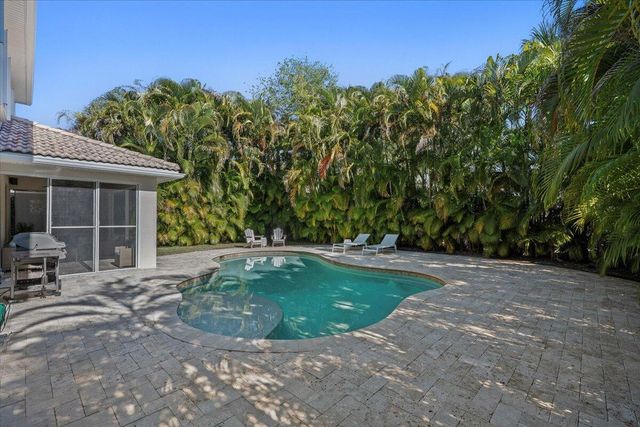 429 Oriole Circle, Jupiter, FL 33458