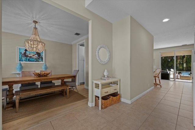 429 Oriole Circle, Jupiter, FL 33458