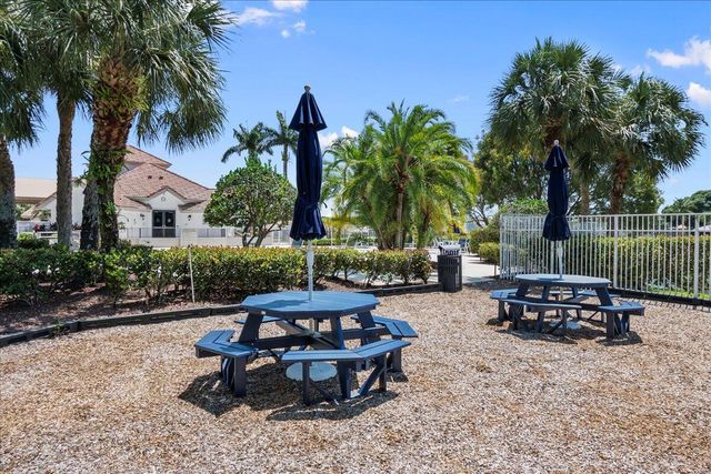 429 Oriole Circle, Jupiter, FL 33458