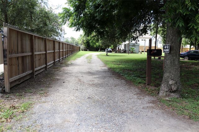 853 Rachel Street, Houston, TX 77091