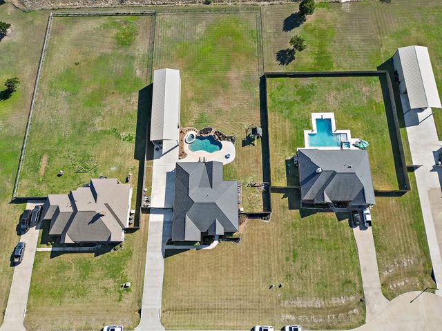 4610 Pineloch Bayou Drive, Baytown, TX 77523