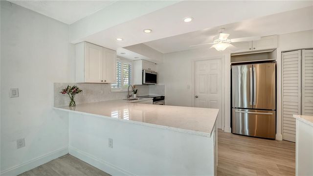 4750 GULF OF MEXICO DRIVE Villa 8, Longboat Key, FL 34228