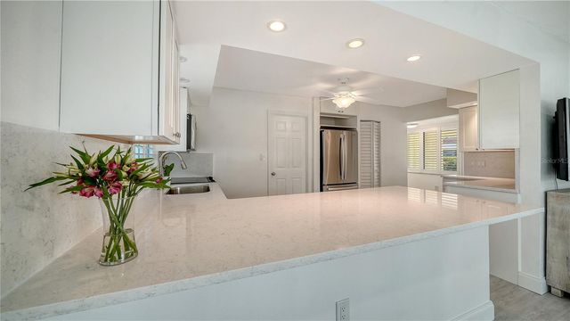 4750 GULF OF MEXICO DRIVE Villa 8, Longboat Key, FL 34228