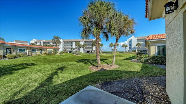 4750 GULF OF MEXICO DRIVE Villa 8, Longboat Key, FL 34228